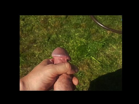 ❤️ Bidh hottie a 'faighinn a pussy pinc fucked agus cums le squirt ann an gàrradh samhraidh ❤️ Porno aig porn gd.wassell.ru ❌️