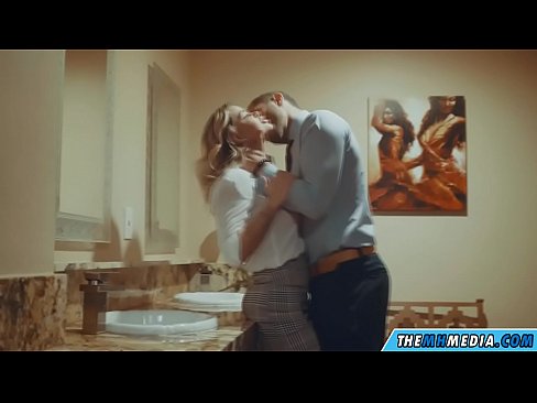 ❤️ Nuair a bhios fionn mòr gad mhealladh ann an seòmar fois poblach ❤️  Porno  aig porn gd.wassell.ru ❌️